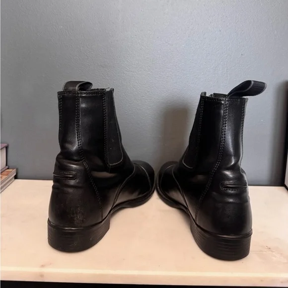 AÜKEN Front-Zip Black Boots - Picture 5 of 8